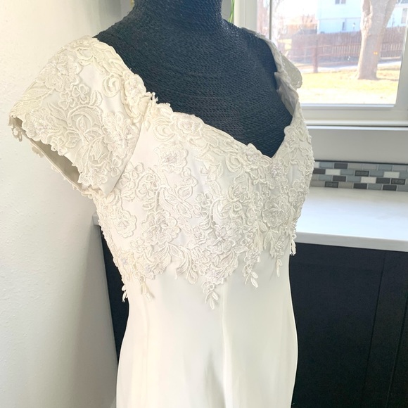 🚫SOLD🚫Sample Wedding Dress Mermaid long Tail Light white ivory lace Sz 14 - Picture 8 of 9